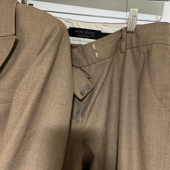 Anne Klein Essentials suit - Picture 3 of 5